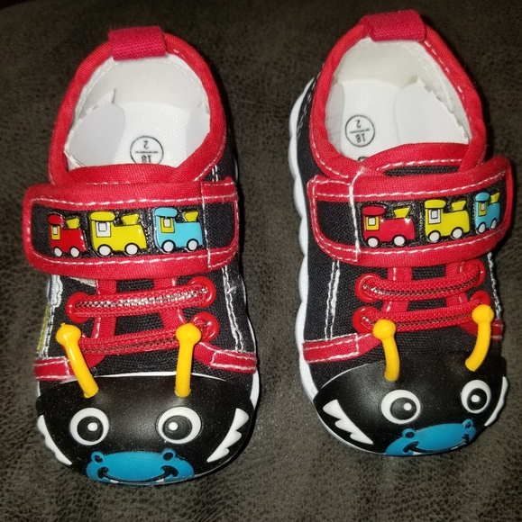 Chulis Black Tommy Sneaker Sz 4 - Picture 3 of 7